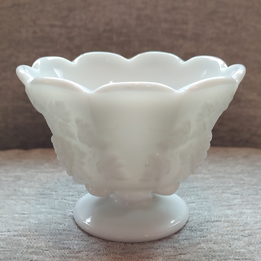 Elegant White Scalloped Bowl